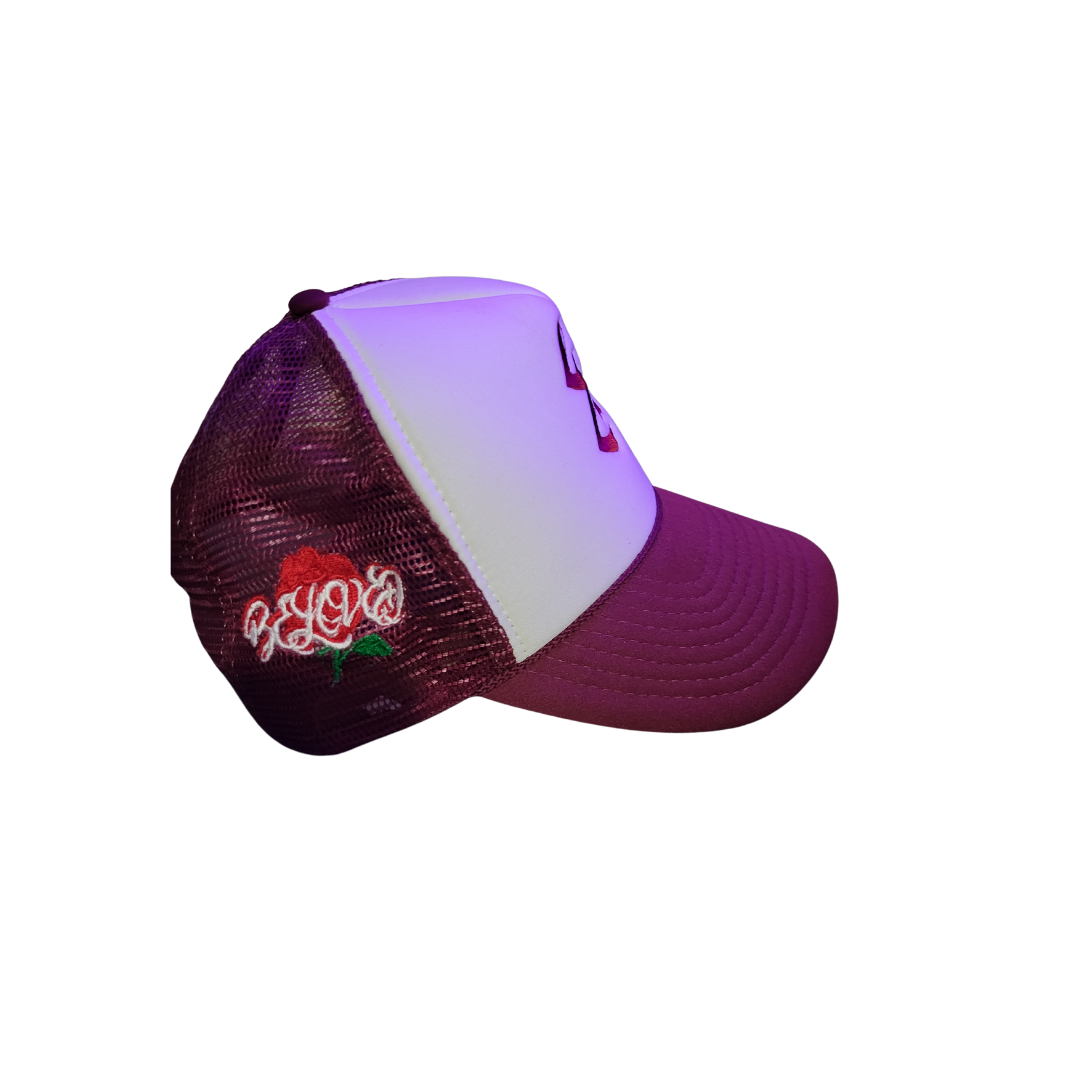 Signature Logo V2 Trucker Hat in Brg/Wht