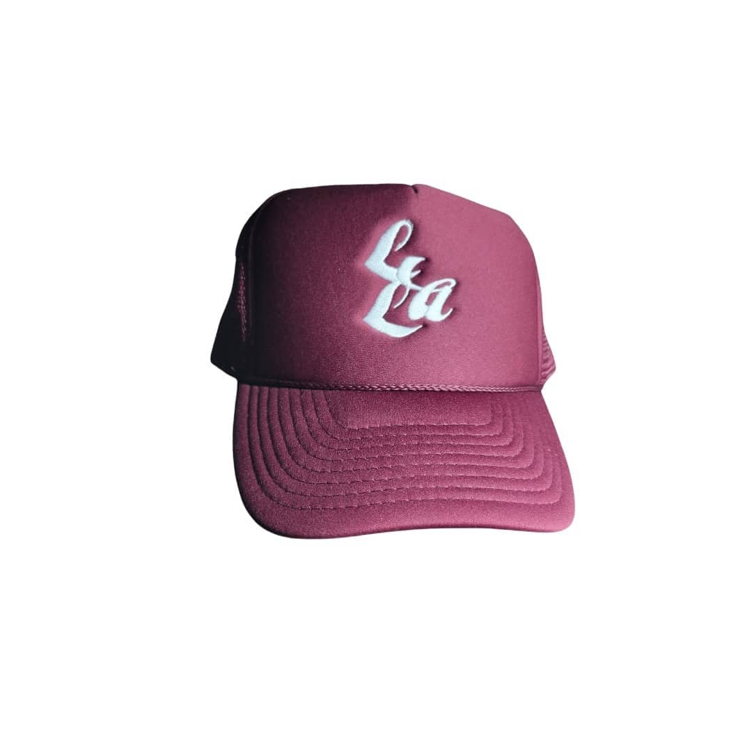 Signature Logo V2 Trucker Hat In Burgundy