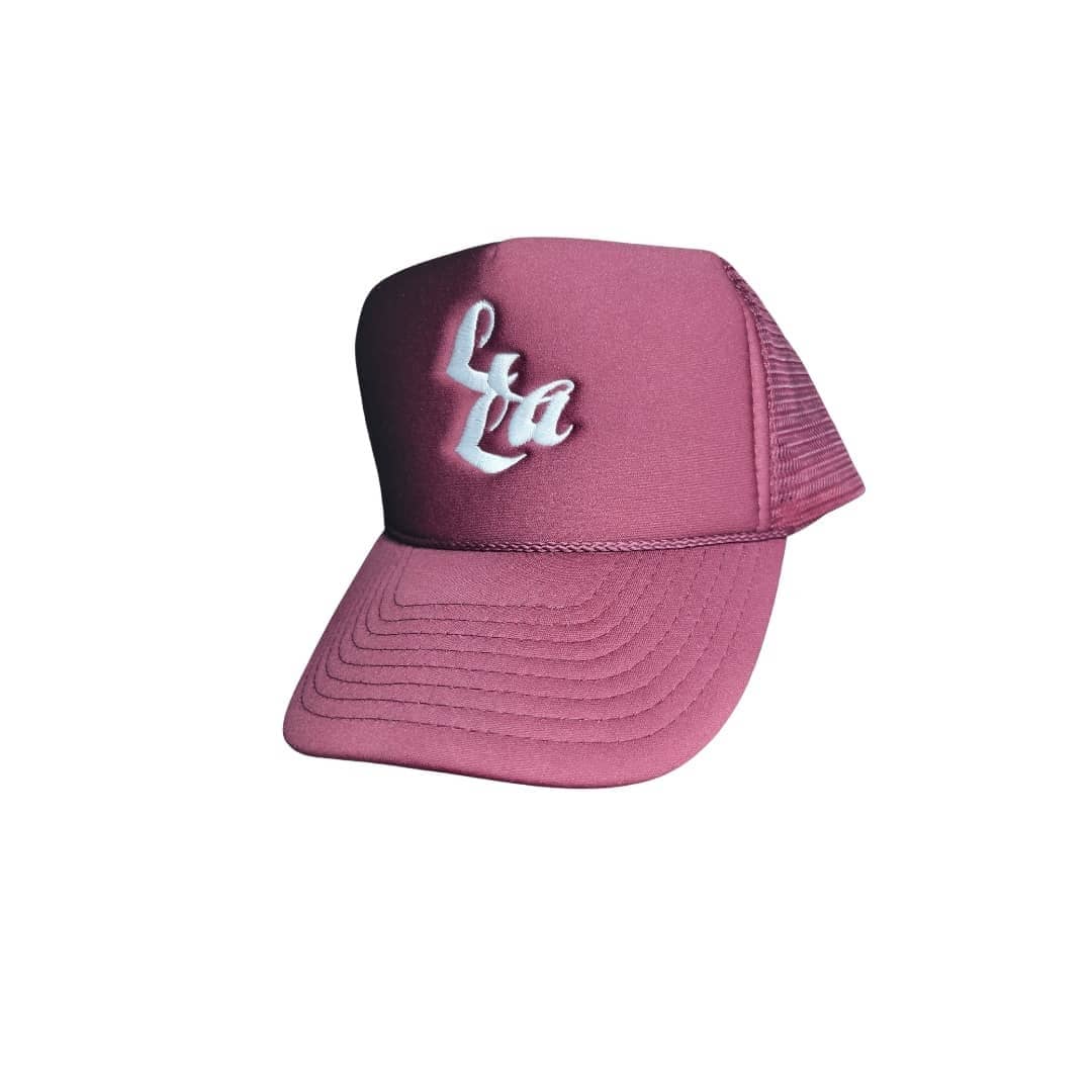 Signature Logo V2 Trucker Hat In Burgundy